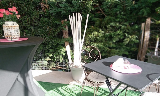 Montpouillan Casa | Holiday Home 'Le Refuge Zen Et Bien-être Bulle' with Private Pool, Private Terrace and Wi-Fi