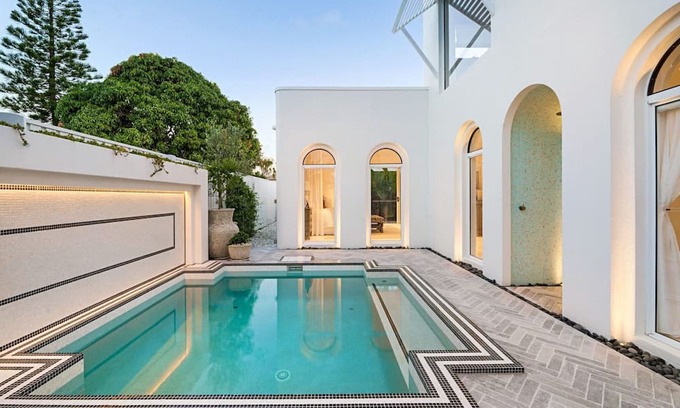 Surfers Paradise Villa | Masterpiece in the heart of ISL Capri
