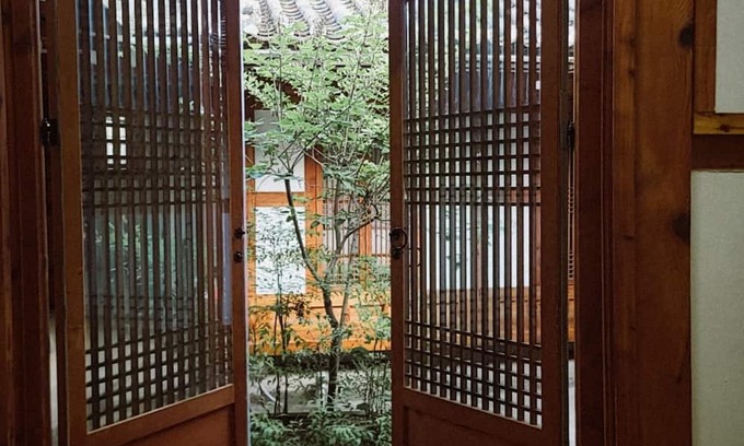 Seochon Casa | Traditional Hanok over 90 years near Gyeongbokgung -5 rooms, 3 bathrooms Max. 10