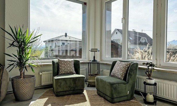 Velden am Worther See Apartamento | Beautiful apartment for 6 guests with WIFI, TV, terrace, pets allowed and parking
