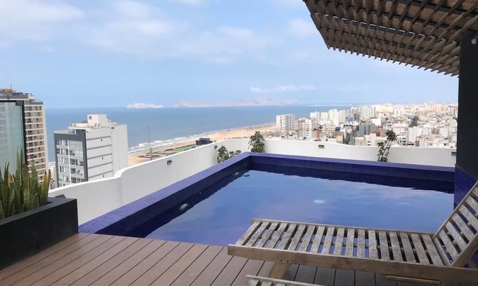 Magdalena del Mar Apartamento | Albano Accommodation: Apartment With sea View & Pool Near Miraflores & Airport