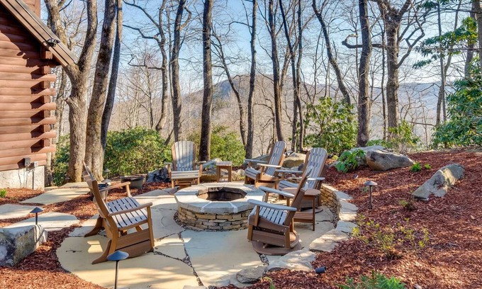 Burnsville Cabina | Burnsville Cabin - Deck, Fire Pit & Mountain Views