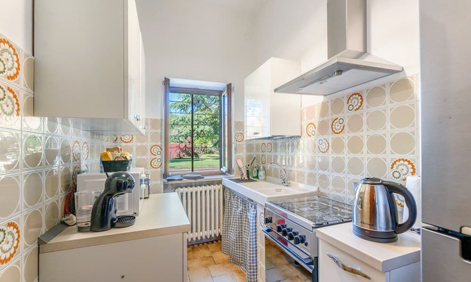Borgo Ticino Casa | Holiday Home 'La Casetta Di Gianni' with Private Terrace, Wi-Fi and Air Conditioning
