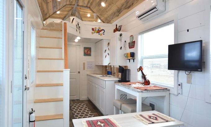 Prescott Valley Casa | Tiny Home with full kitchen, Loft sleeping, patio, private parking, dark skies.
