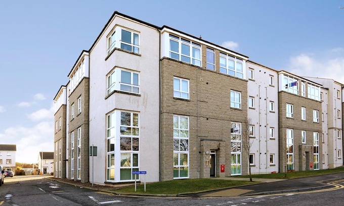 Dyce Apartamento | Vibrant Home in Aberdeen, Scotland