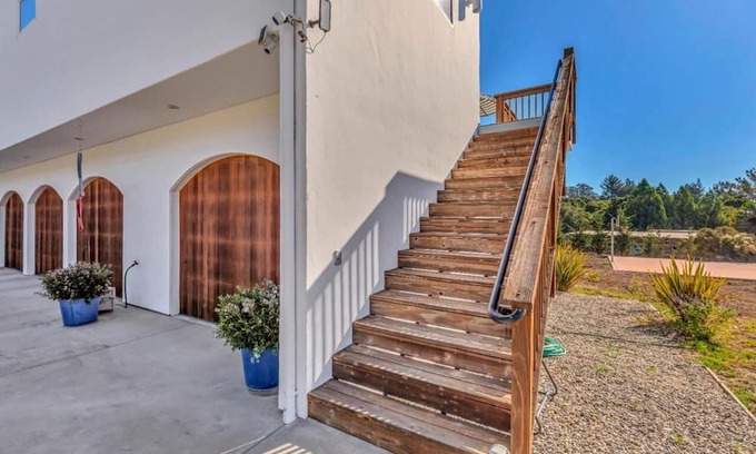Soquel Casa | Serene home away from home.