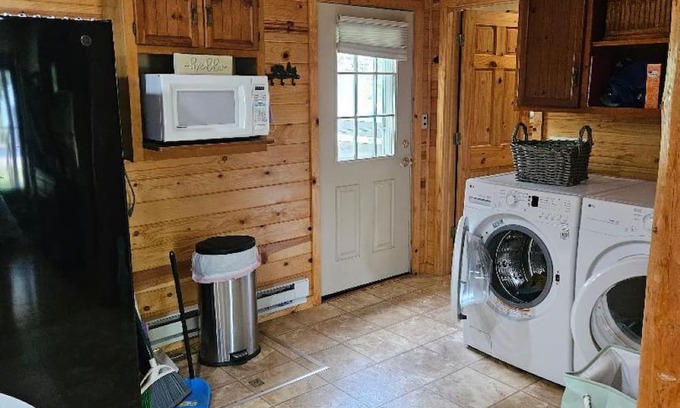 Clearbrook Casa | 1 bedroom/1 bath cabin house with garage! Large front & back deck w/big backyard