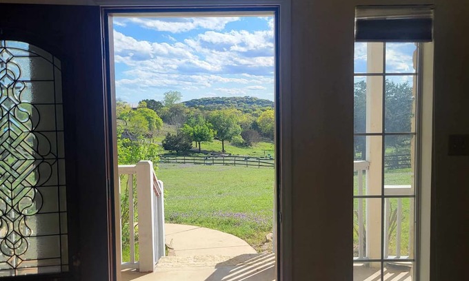 Boerne Casa | Private Gated Country Estate on Sprawling 3.5 Acres – Your Serene Getaway