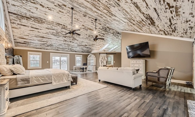 Lake Shore Casa | 4BR Home with Pool on the Magothy River Pasadena