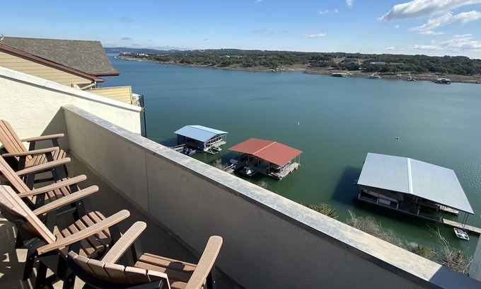 Briarcliff Condominio | Lake Travis Access, pool and Hot tub!