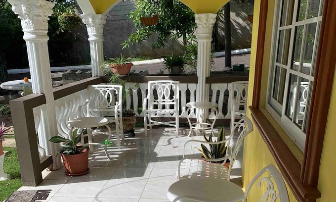 Whitehouse Casa | Mini Cozy Lodging