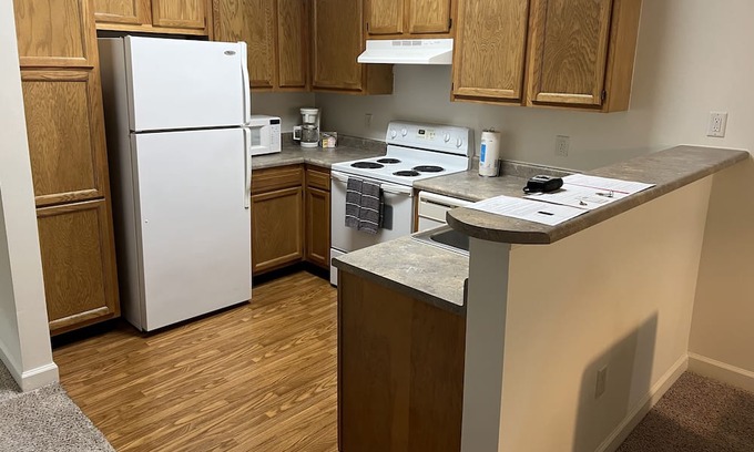 Troy Apartamento | T-R-O-Y location! 2 bed 2 bath!