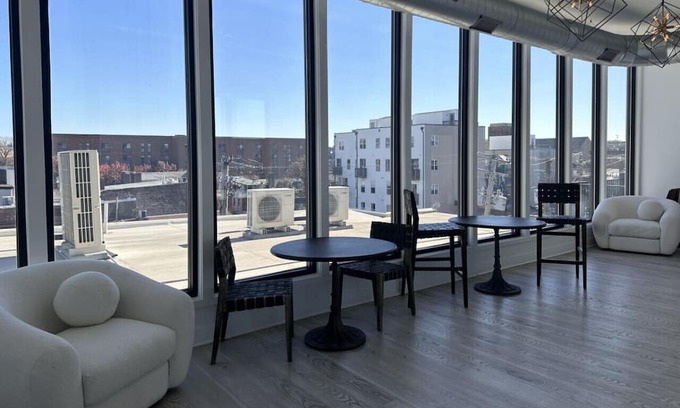 Fells Point Apartamento | The Archer's Point in Fells Point, Next to Broadway Market