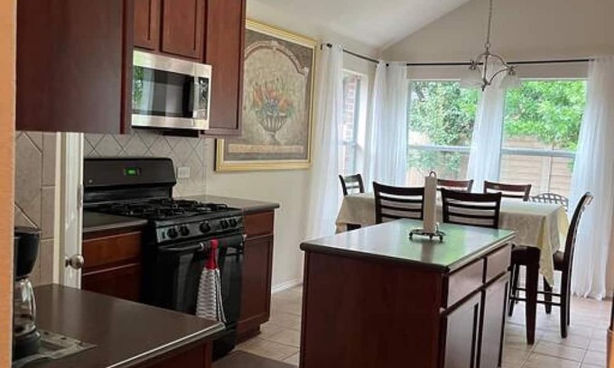 North Richland Hills Casa | Spacious Luxury 3BD Oasis- TX