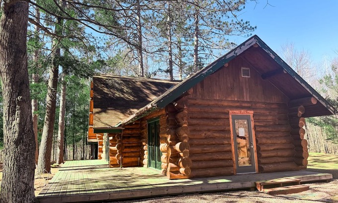Pine County Cabina | Cozy log cabin located on a peaceful river near ATV trails and historic Duluth