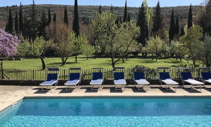 Valaurie Casa | Homerez - House for 4 ppl. with shared pool, garden and terrace at Valaurie