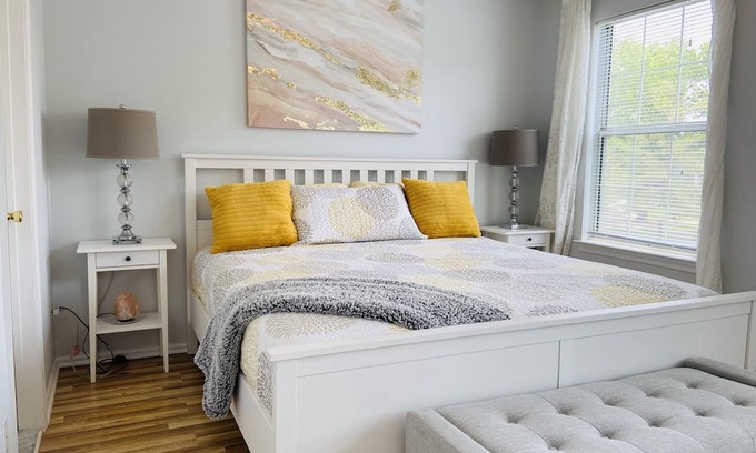 Mays Landing Casa | Upscale Town Home