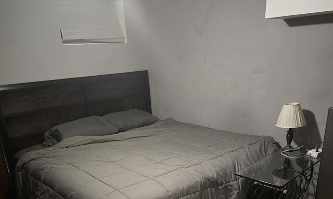 York Regional Municipality Apartamento | King Size Bed , Minutes away from everything!