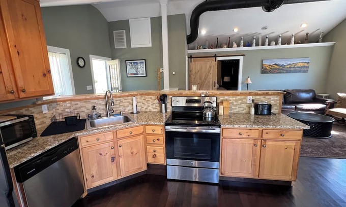 Idledale Casa | Creekside with a Crystal Garden & Pup Park on Beer Creek