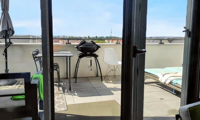 Cormeilles-en-Parisis Apartamento | Homerez - Peaceful retreat in Cormeilles-en-Parisis