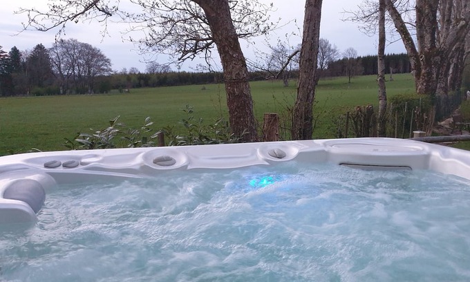 The Ardennes Cabaña | Luxury holiday home in the midst of nature. Beautiful sights, jacuzzi, playroom