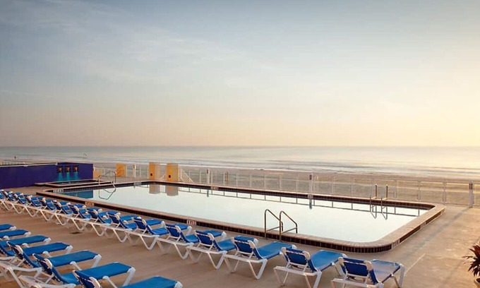 Ormond Shores Casa | Hear the Atlantic waves in this Studio resort apt in Ormond Beach with vacation