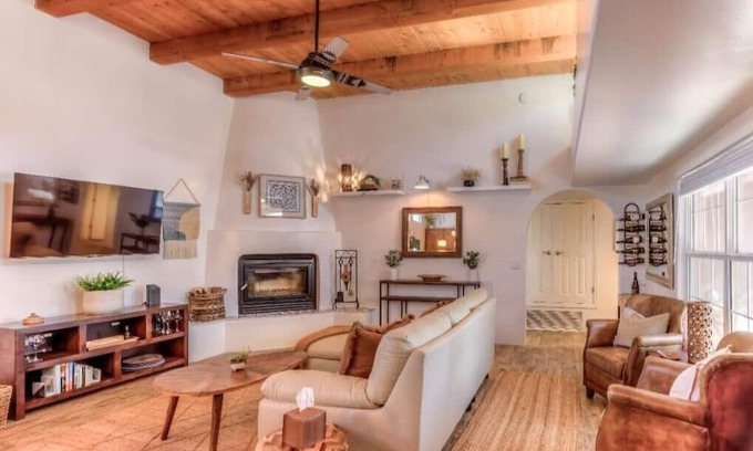 Civano Casa | Renewal Retreat in quaint neighborhood where comfort, style & recreation meet.