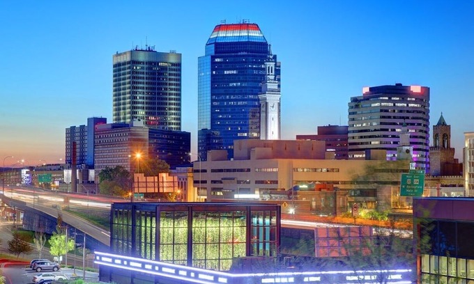 Springfield Apartamento | Stylish & Modern Getaway in Downtown Springfield!