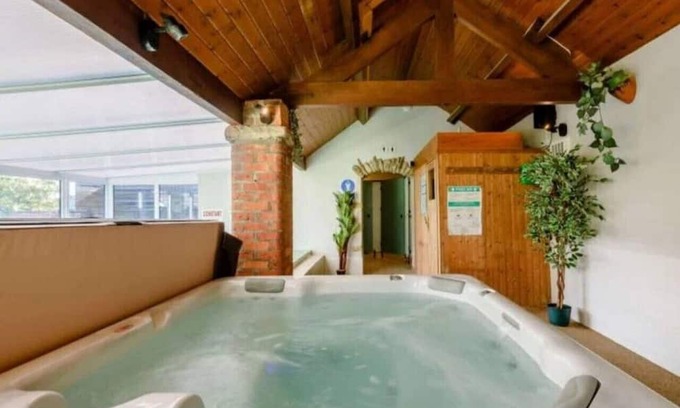 Newton-on-Rawcliffe Apartamento | Idillic cottage w/pool + enclosed garden