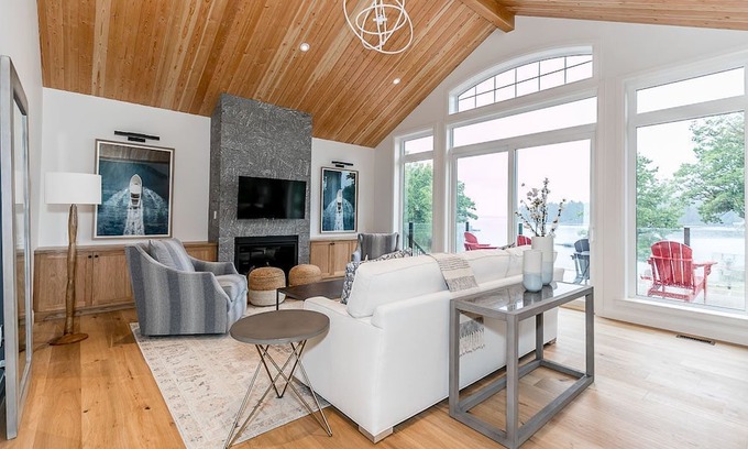 Muskoka Lakes Casa | Villa 10 4 bed - 4 bath