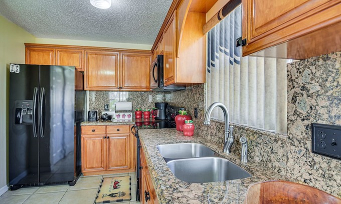 Pahokee Casa | Pahokee Vacation Rental < 1 Mi to Lake Okeechobee!