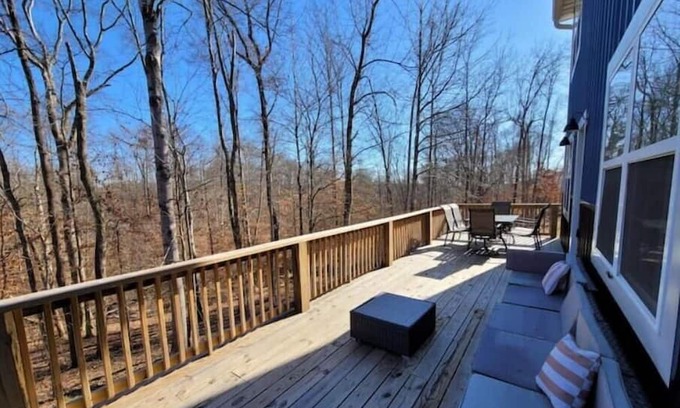 Russell Springs Casa | Lake Cumberland Marina Area
