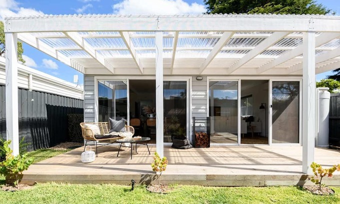 Trentham Casa | Teds Cottage Summary: