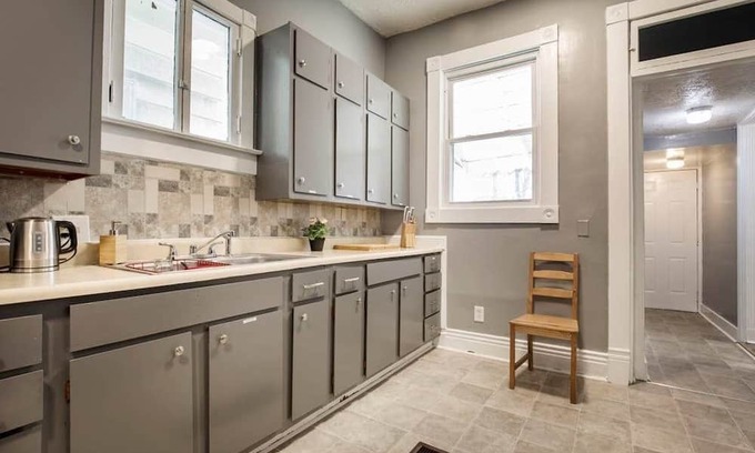 Shelby Park Casa | Classic 3BR home in Shelby Park by CozySuites