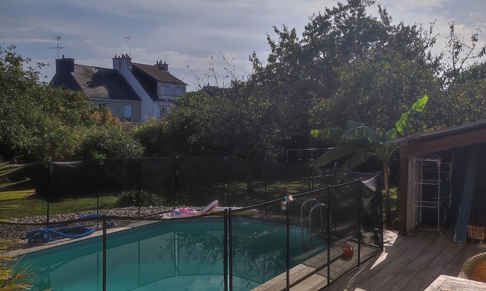 Lanester Casa | 1930s family home near the sea