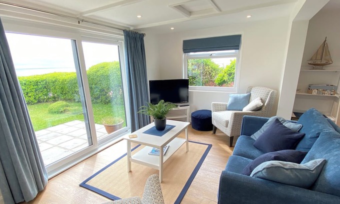 Bouvet Island Casa | Newly refurbished two bed chalet with spectacular sea views over Whitsand Bay.