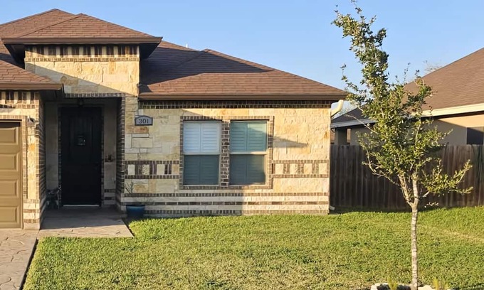 San Juan Casa | 3 bdr 2 bath open concept home.