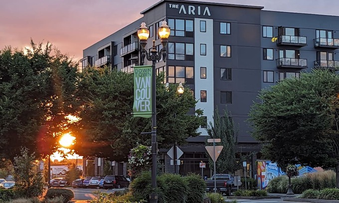 Downtown Vancouver Apartamento | Work, play, and sip at waterfront 201 Aria.
