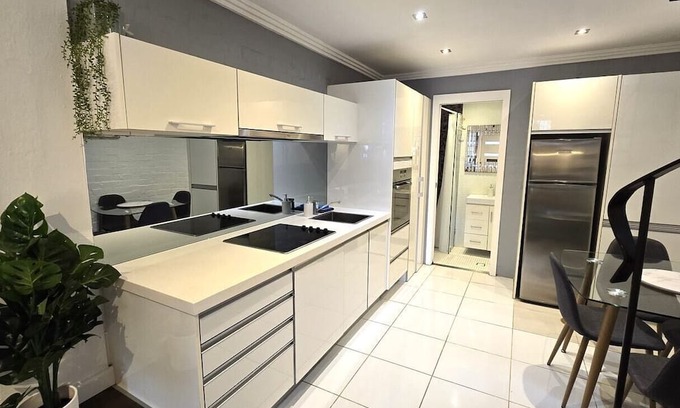 Darlinghurst Casa | Sleek Darlinghurst 2 bed house in *ideal* location
