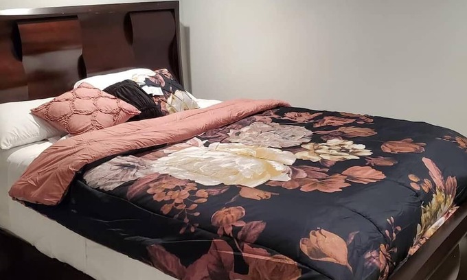 West Pullman Casa | Cozy 1-bedroom house in charming Chicago with WiFi, AC
