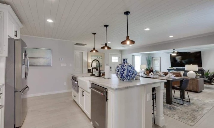 Pilot Point Casa | Liberty House in Pilot Point -- A cozy vibe & 10 minutes from Ray Roberts Lake.