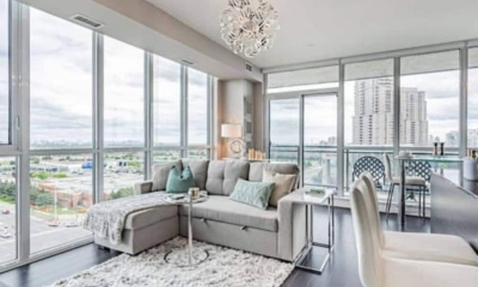 Hurontario Condominio | ELEGANT 2BR-2BATH, BALCONY, PARKING, CITY VIEW