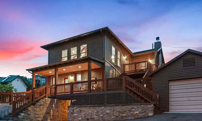 Helena Casa | Your Gateway to Serene Trails and Downtown Delights in Helena, MT!