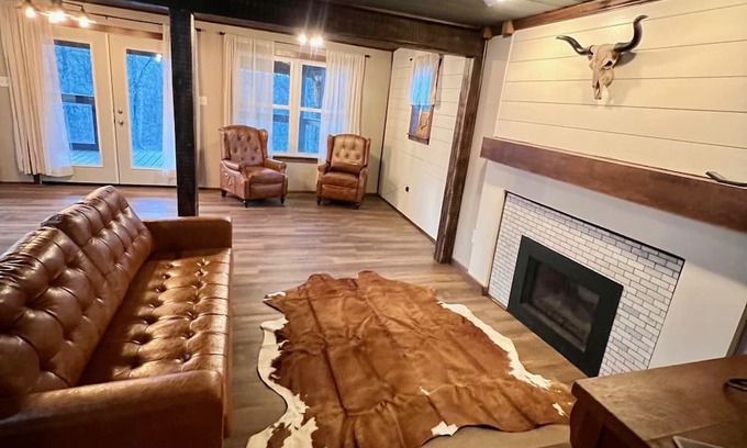 Sharpsburg Cabina | Cozy 2-bedroom cabin on beautiful Burr Oak Lake