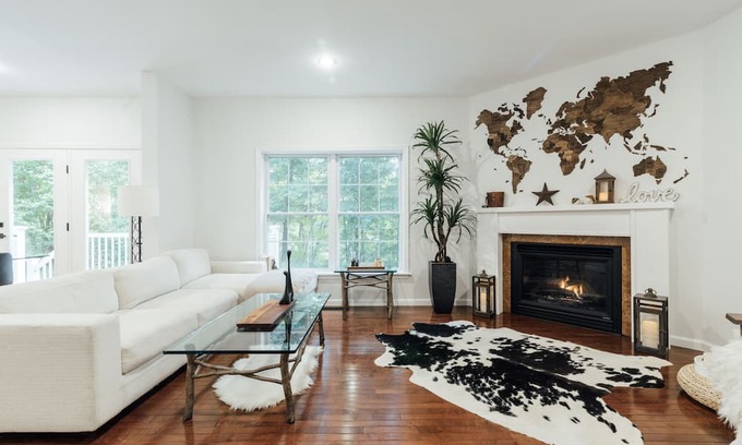 Rhinebeck Casa | Rhinebeck Retreat with Pond Views near the Omega Institute