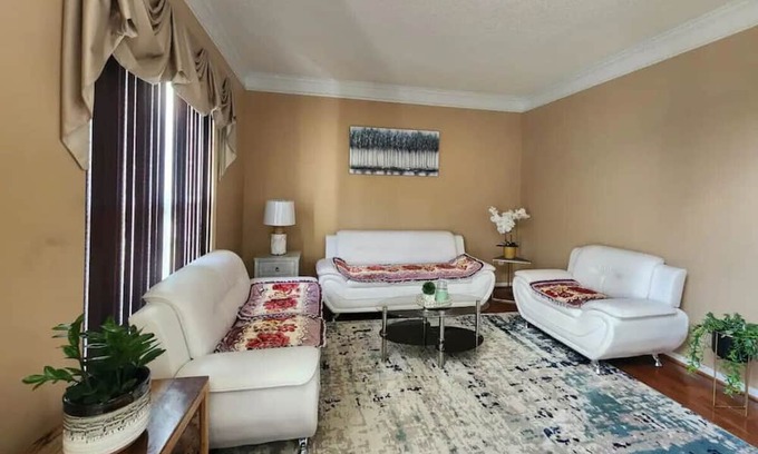 Mint Hill Casa | 122) Massive 3 bedroom home with fenced yard!