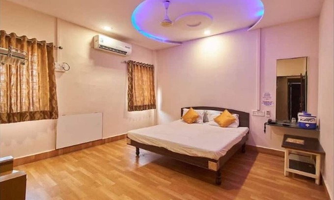 Rajkot Hotel | Hotel Krishna Palace