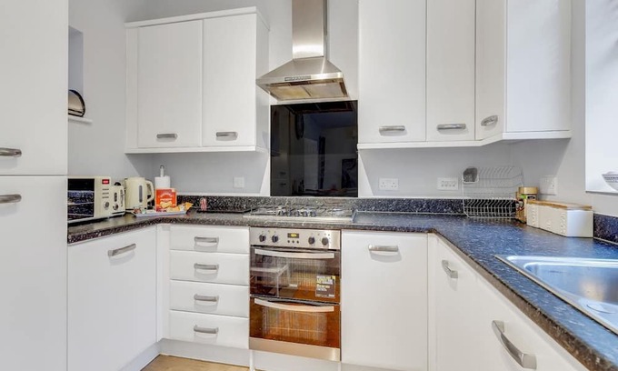 Bletchley Casa | Pass the Keys | Lakeview Gem Home