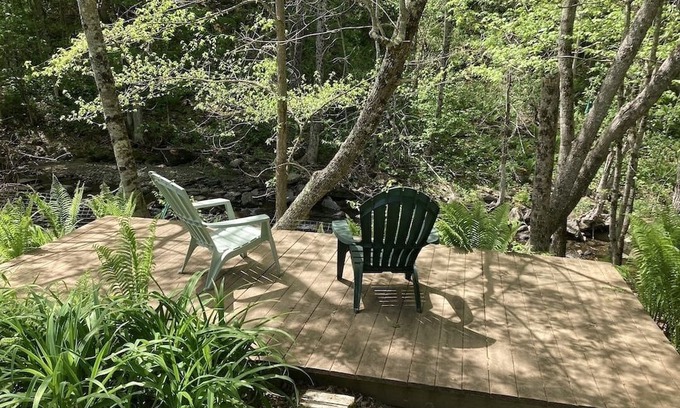 Lyme Center Otro | Farmhouse near Dartmouth College w/ lots of outdoor fun & electric car charger.