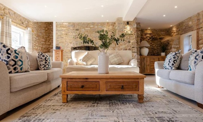 Cowbridge Casa | Exclusive Cottage Retreat Near Cardiff
